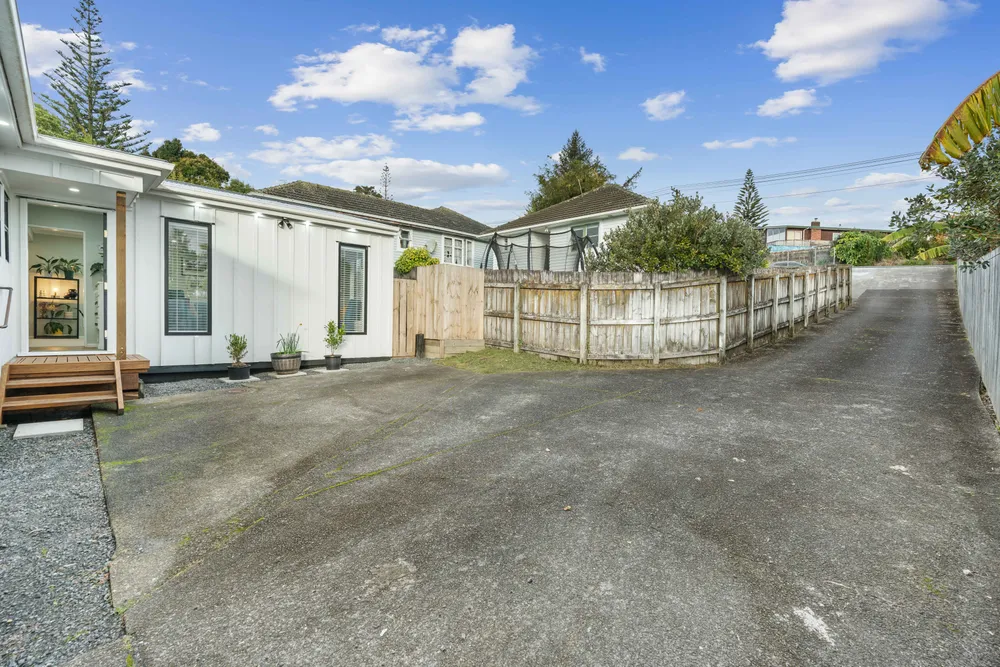 Photos of 8A Parrs Cross Road
