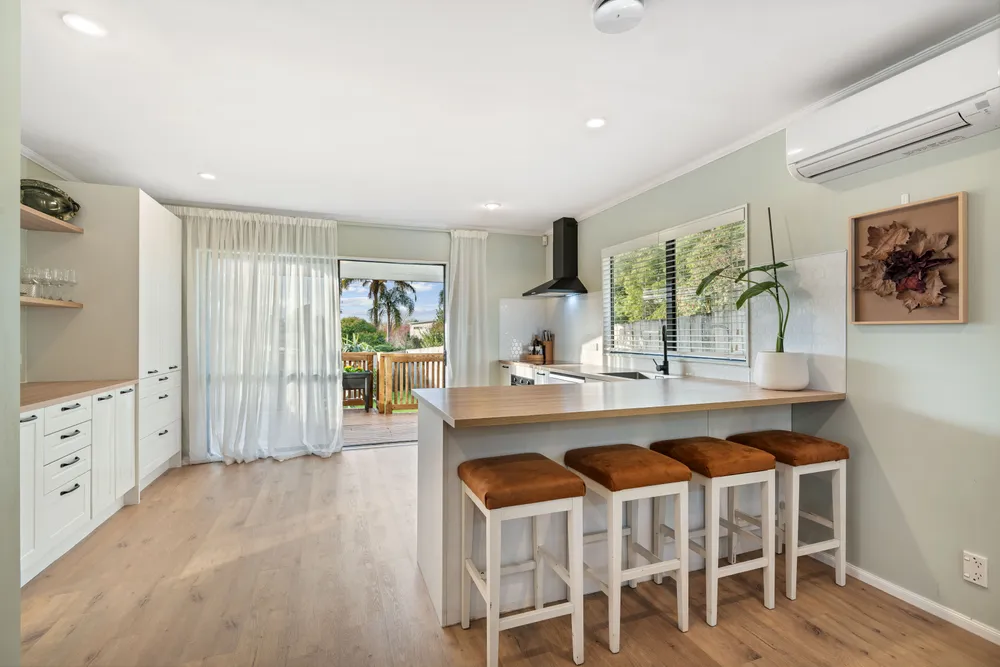 Photos of 8A Parrs Cross Road