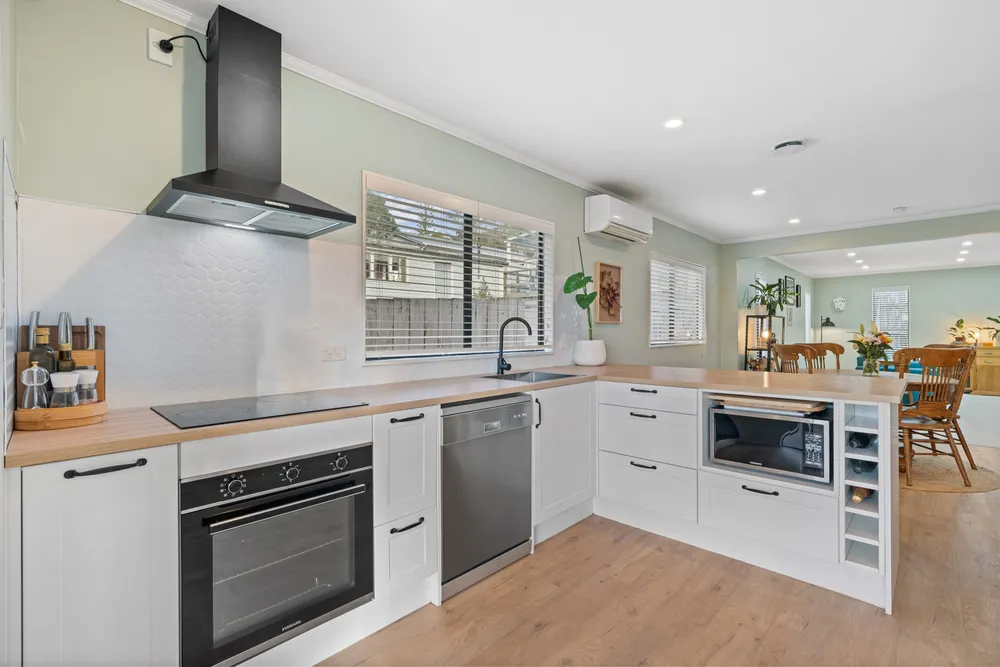 Photos of 8A Parrs Cross Road