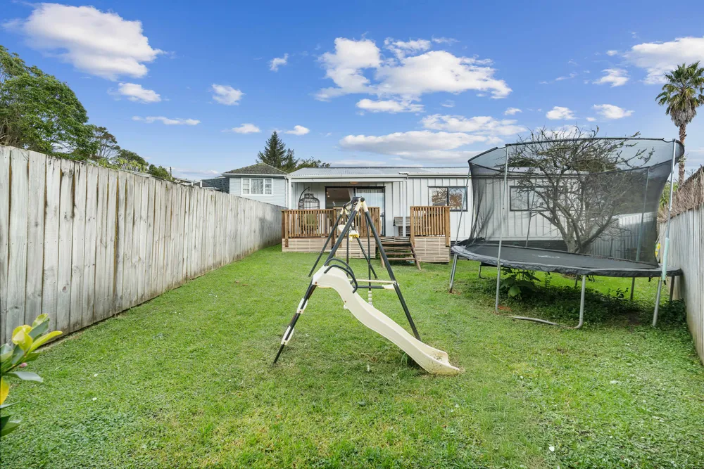 Photos of 8A Parrs Cross Road