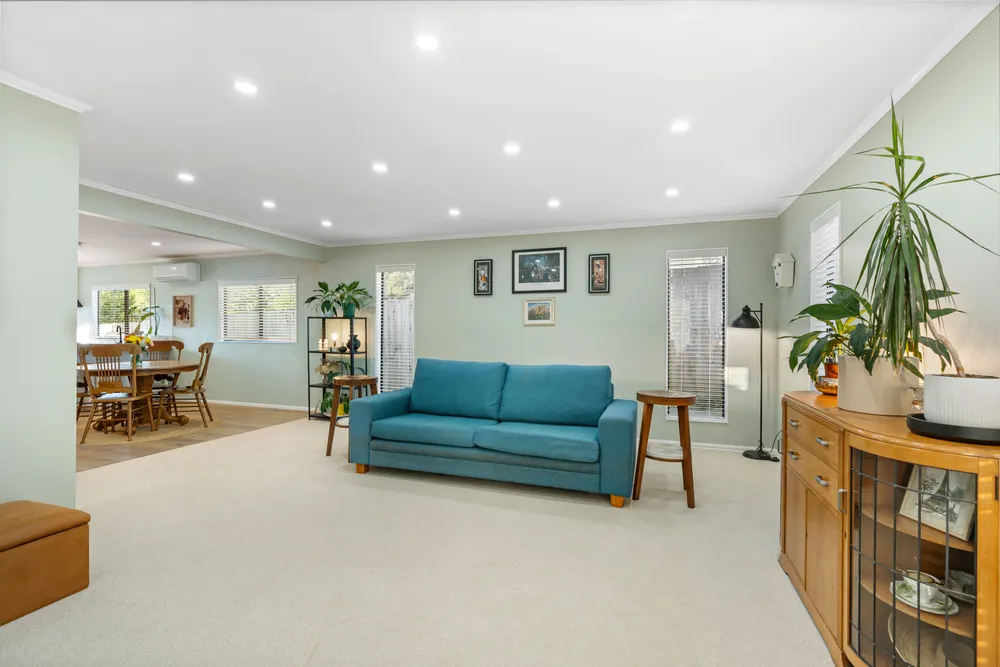 Photos of 8A Parrs Cross Road