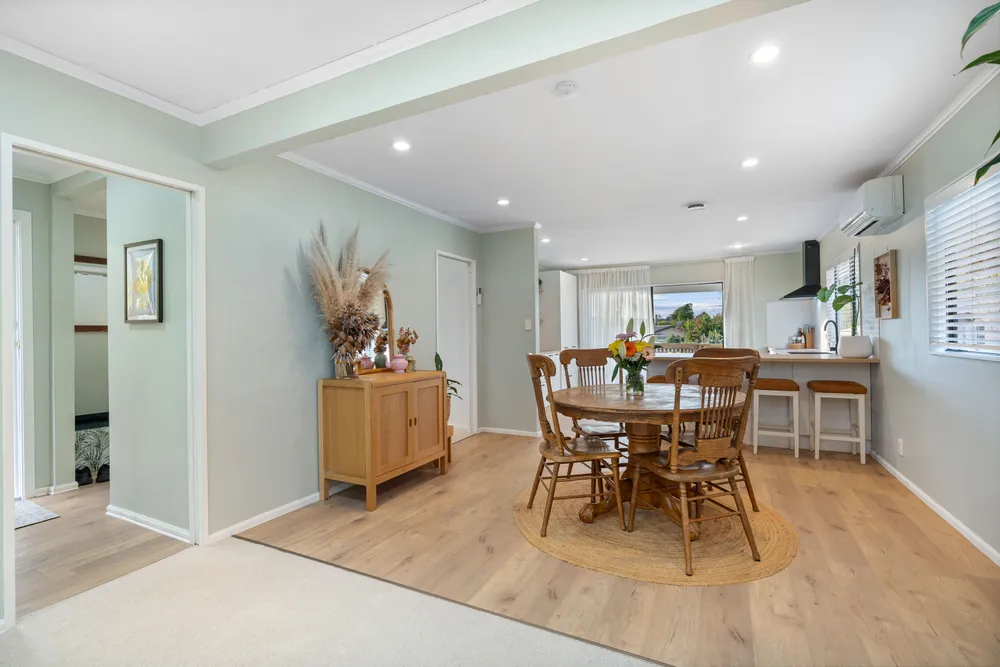 Photos of 8A Parrs Cross Road