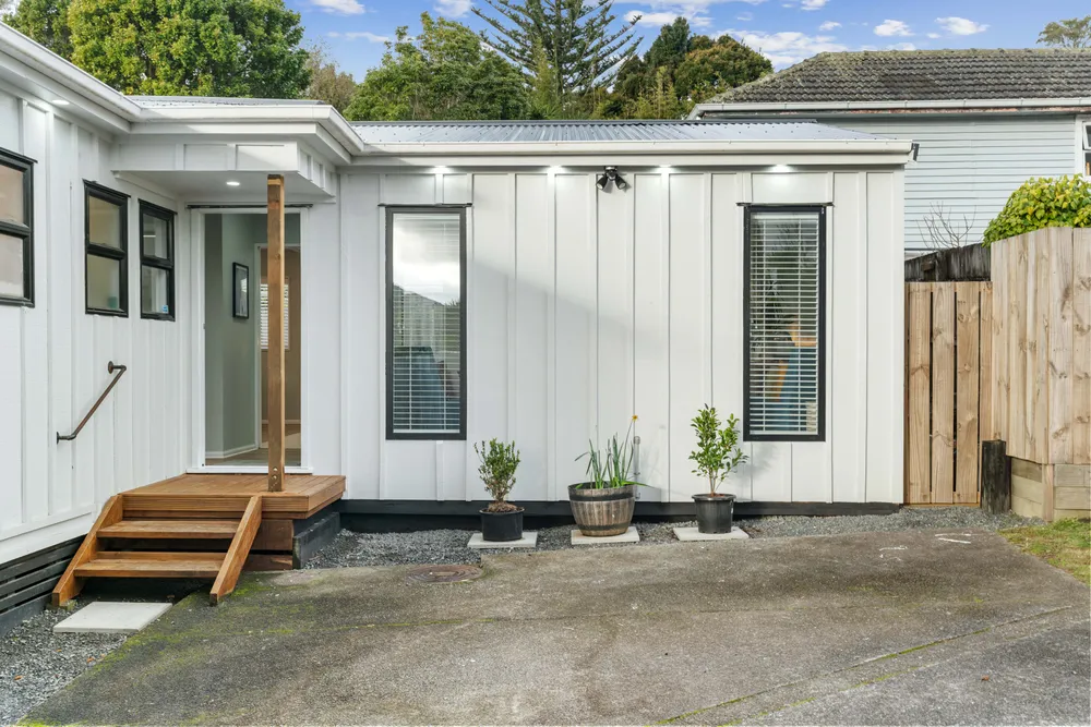 Photos of 8A Parrs Cross Road