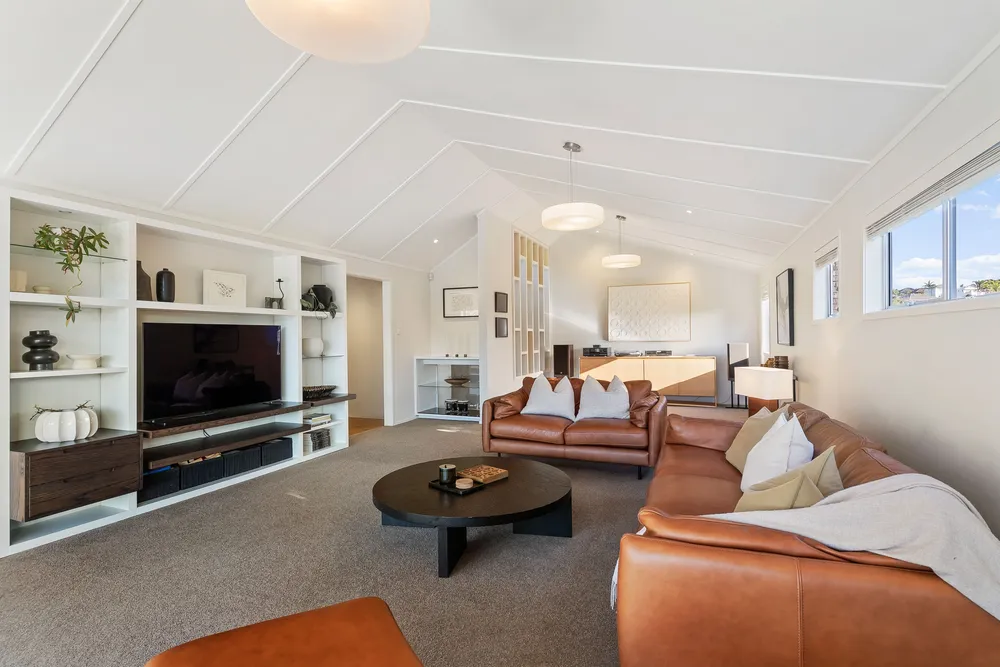 Photos of 83 Tarawera Terrace