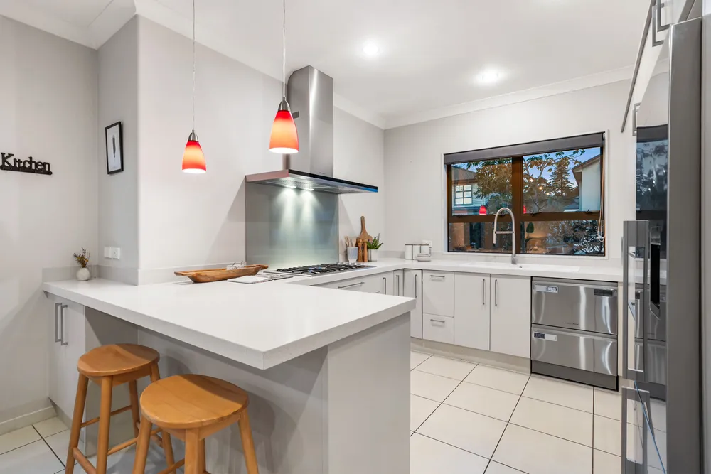 Photos of 15 Tihi Street