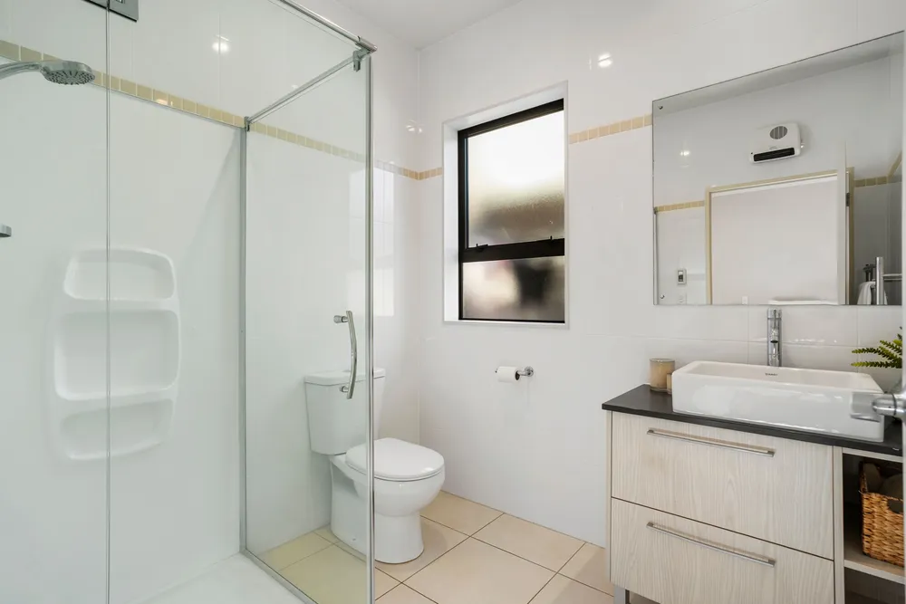 Photos of 15 Tihi Street