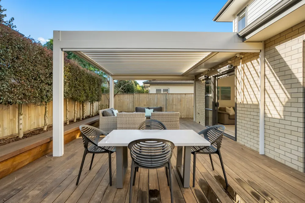Photos of 15 Tihi Street
