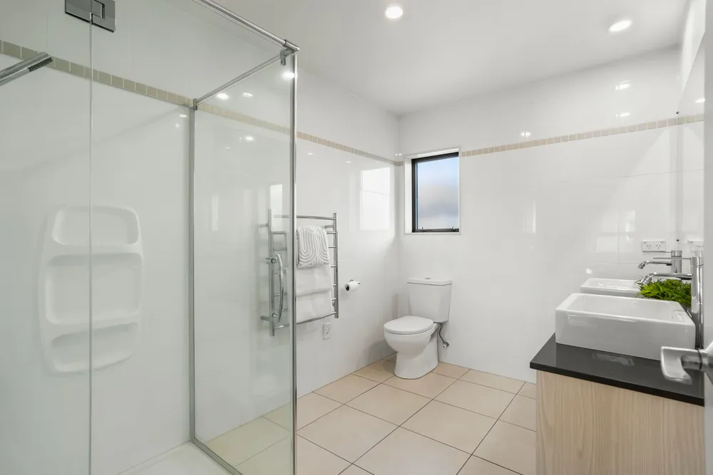 Photos of 15 Tihi Street