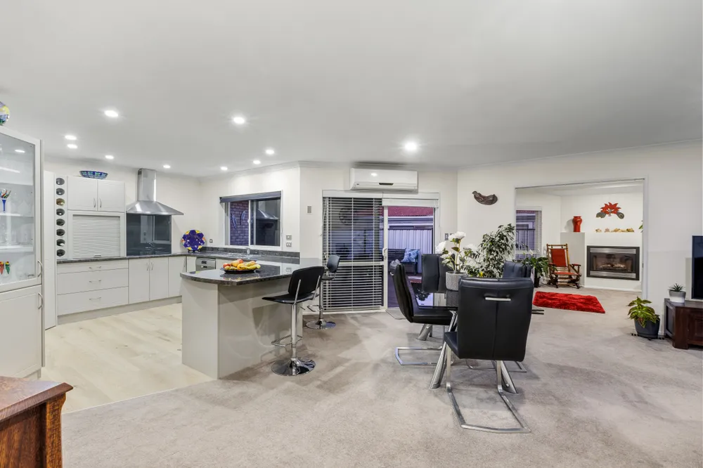 Photos of 534 Leigh Road