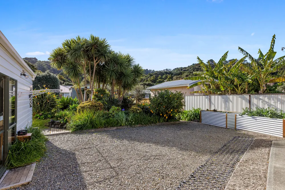 Photos of 534 Leigh Road