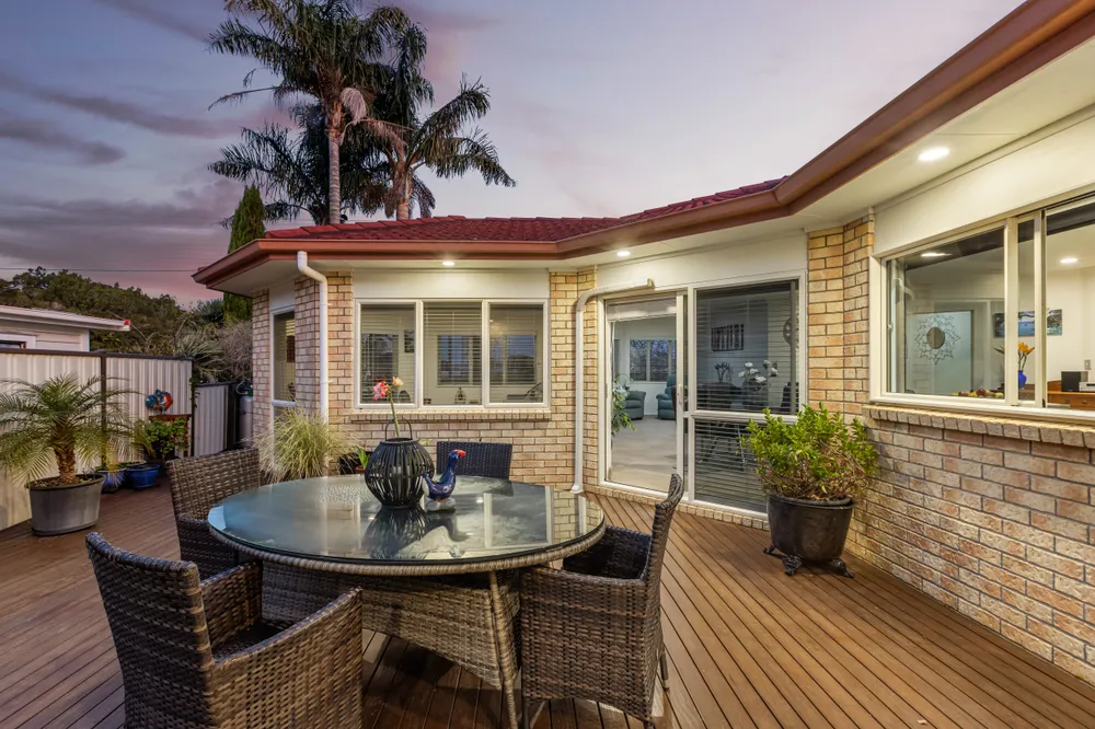 Photos of 534 Leigh Road