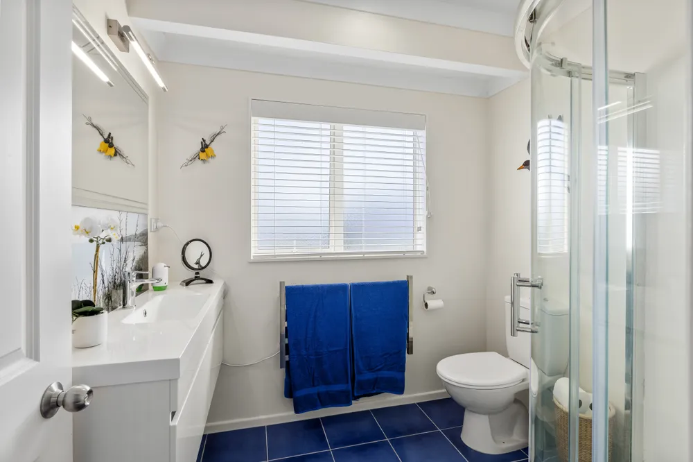 Photos of 534 Leigh Road