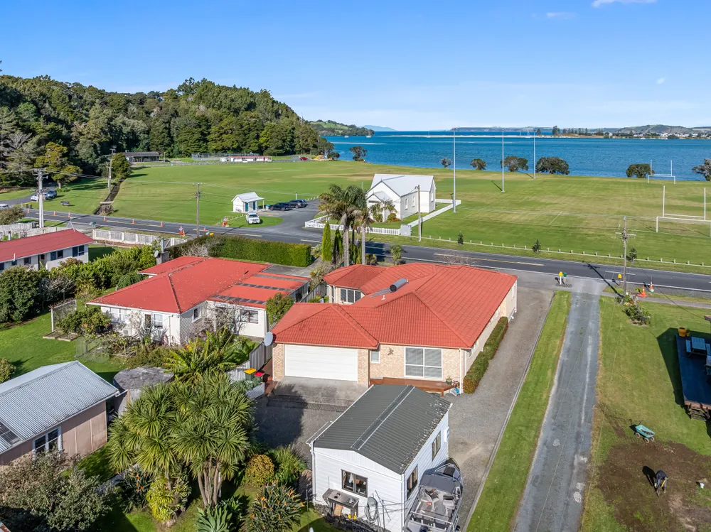 Photos of 534 Leigh Road