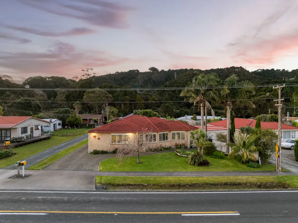 Photos of 534 Leigh Road