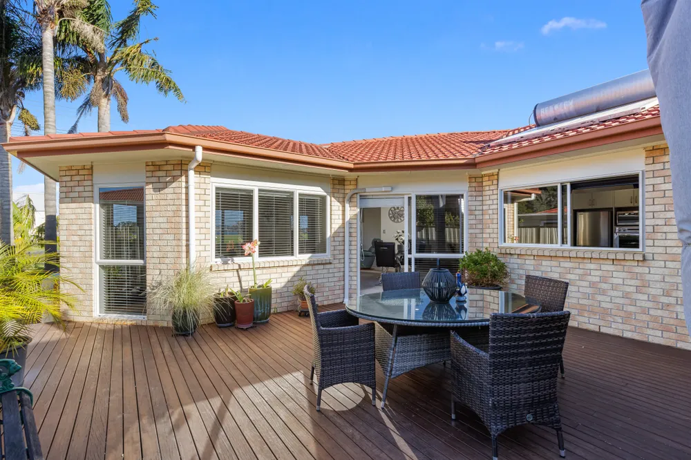 Photos of 534 Leigh Road