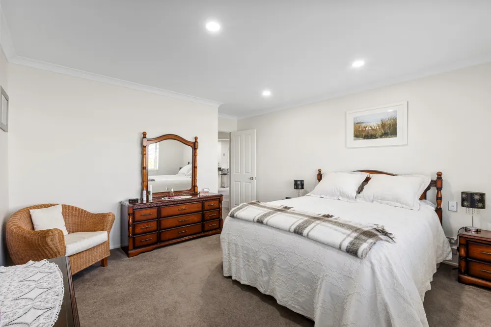 Photos of 534 Leigh Road
