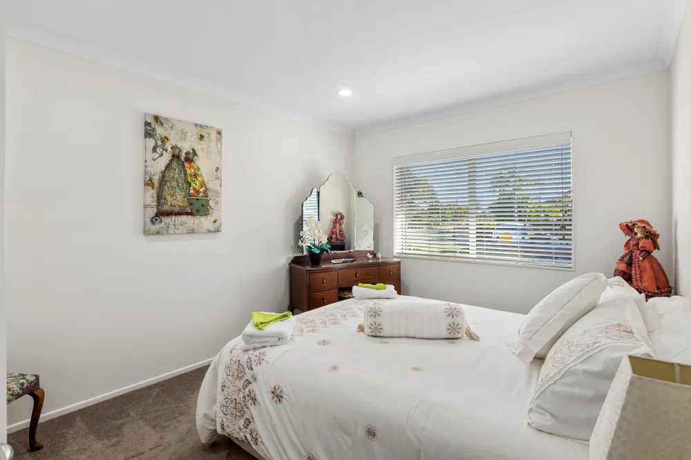 Photos of 534 Leigh Road
