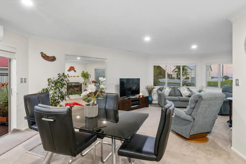 Photos of 534 Leigh Road