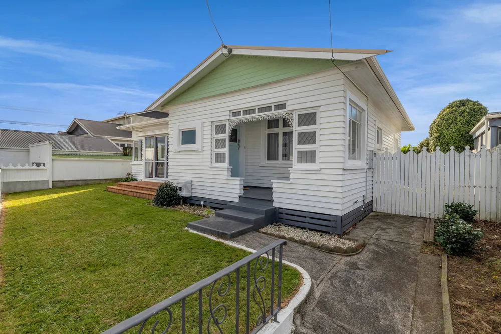 Photos of 33 Beach Street