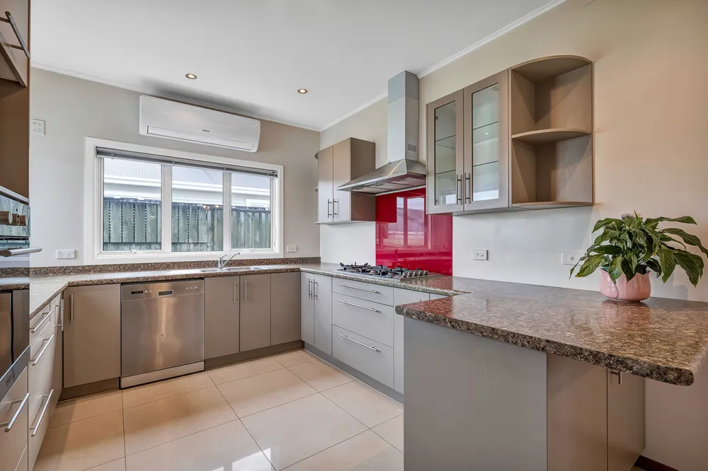 Photos of 33 Beach Street