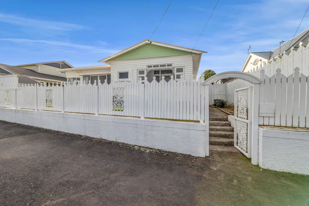 Photos of 33 Beach Street