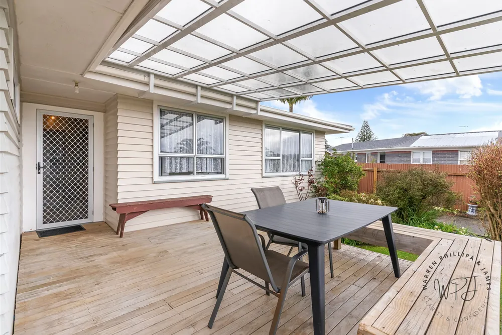 Photos of 7 Eastburn Street