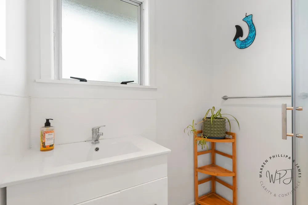 Photos of 7 Eastburn Street