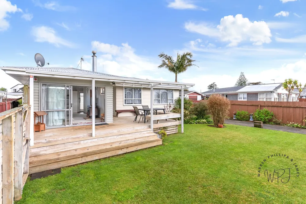 Photos of 7 Eastburn Street