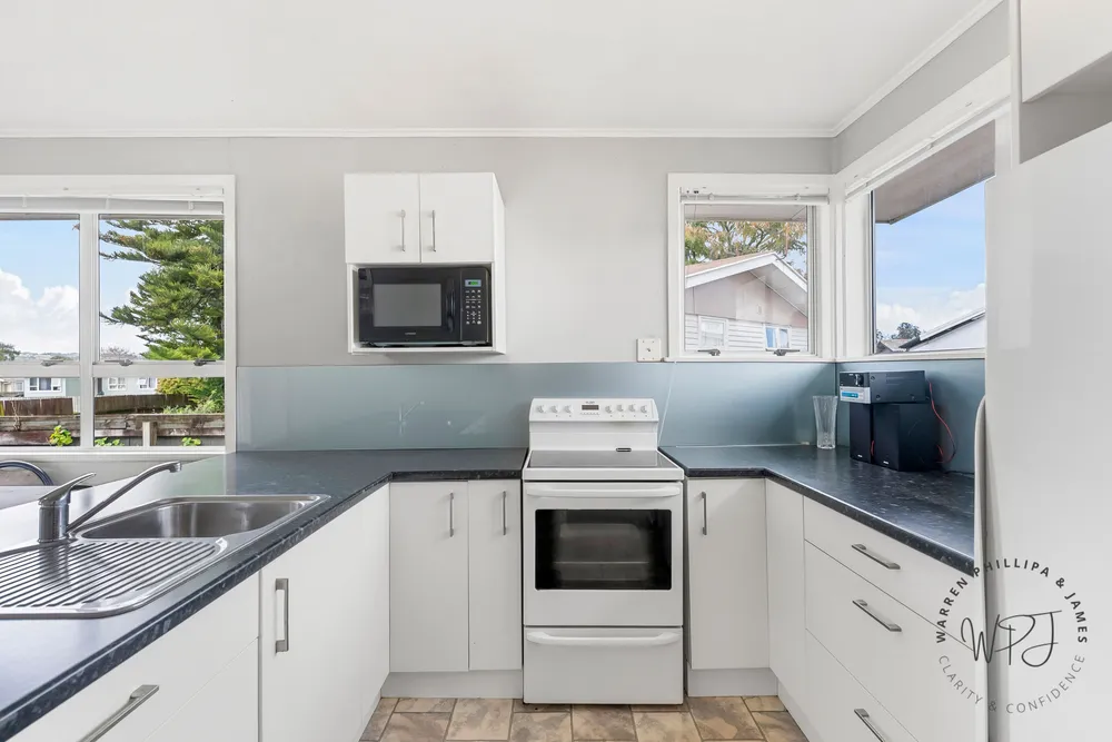 Photos of 7 Eastburn Street