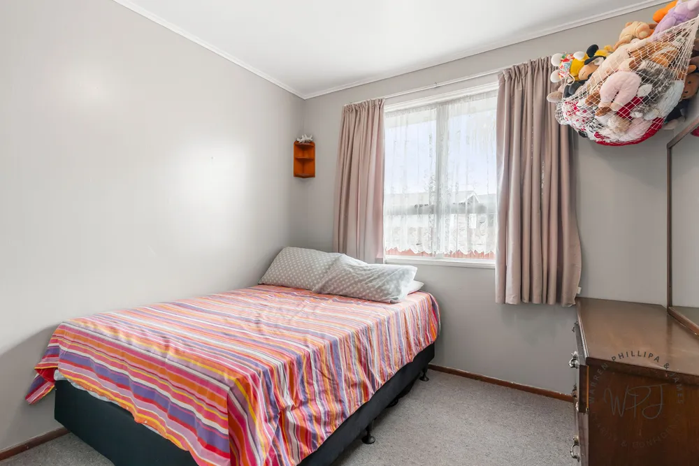 Photos of 7 Eastburn Street