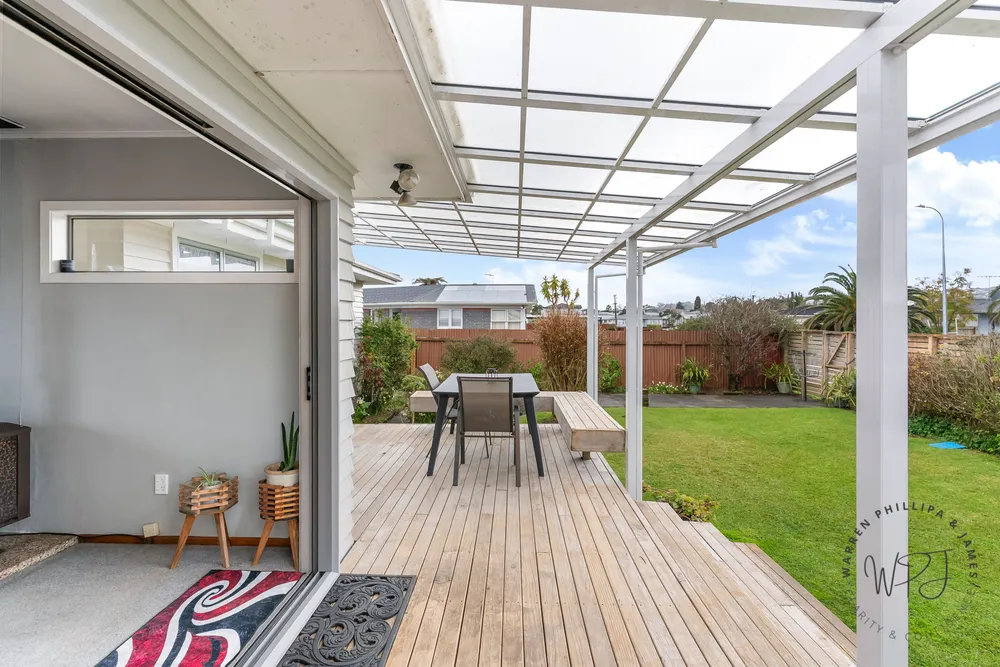 Photos of 7 Eastburn Street