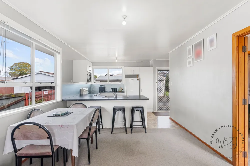 Photos of 7 Eastburn Street