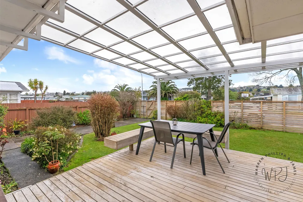 Photos of 7 Eastburn Street