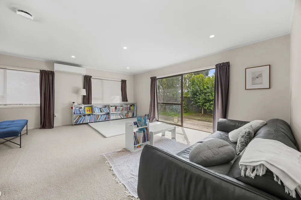 Photos of 52A Ballarat Street