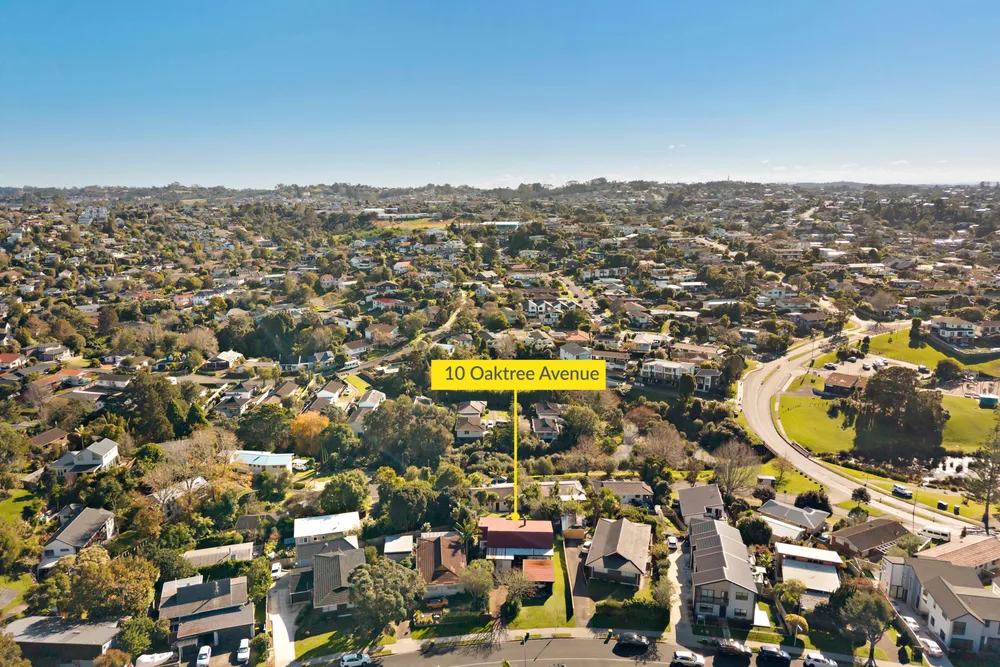 Photos of 10 Oaktree Avenue