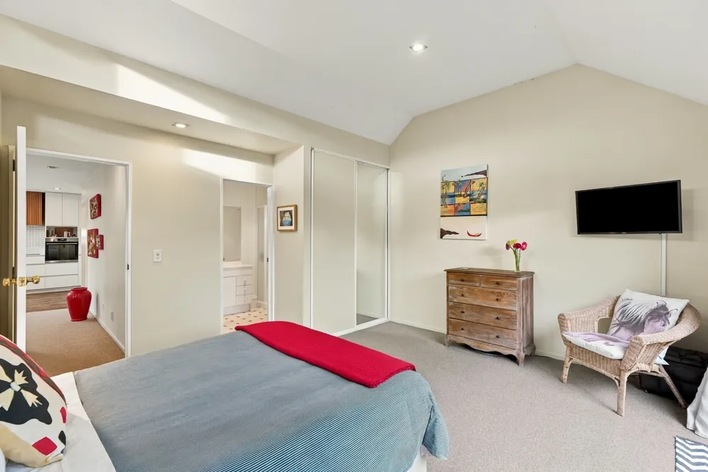 Photos of 140A Blighs Road
