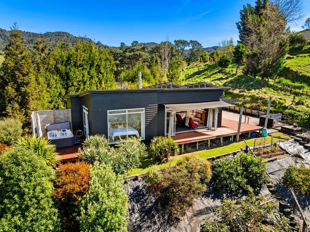 Photos of 193 Lindemann Road