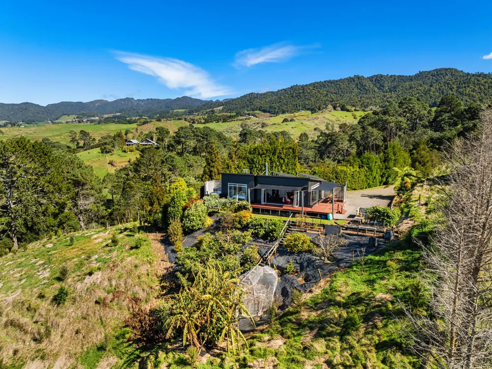 Photos of 193 Lindemann Road