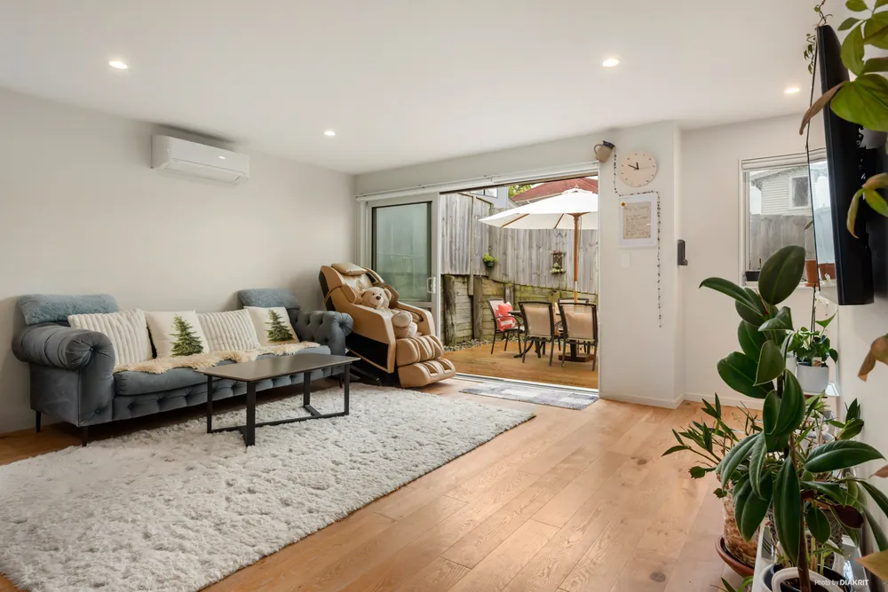 Photos of 14B Coniston Avenue