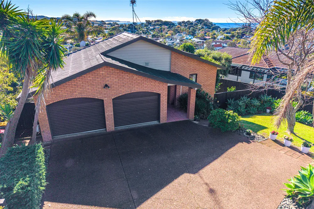 Photos of 24 Halldene Terrace