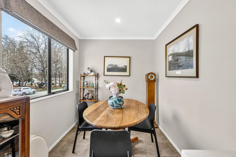 Photos of 1186A Victoria Street