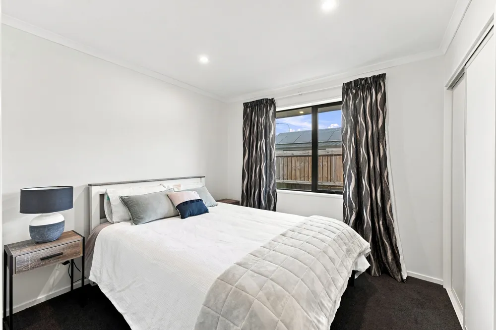Photos of 31 Durells Crescent