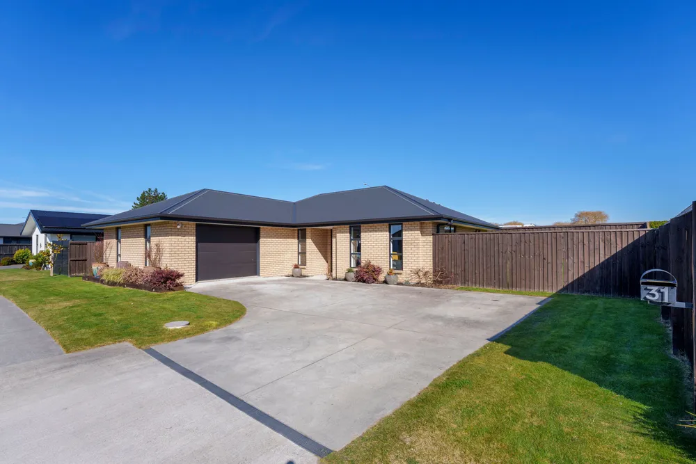 Photos of 31 Durells Crescent