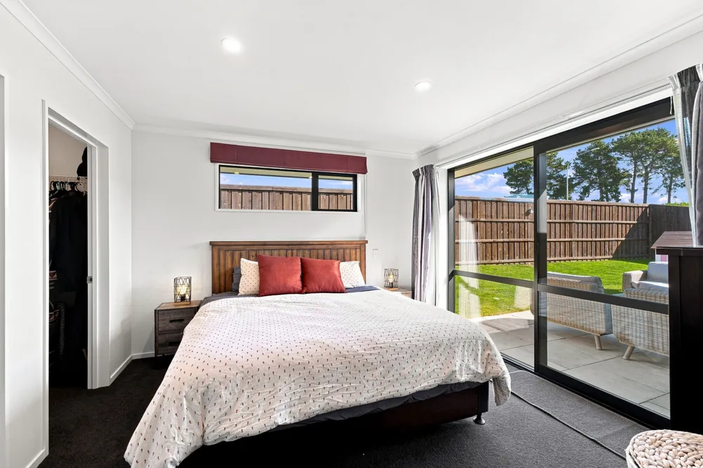 Photos of 31 Durells Crescent