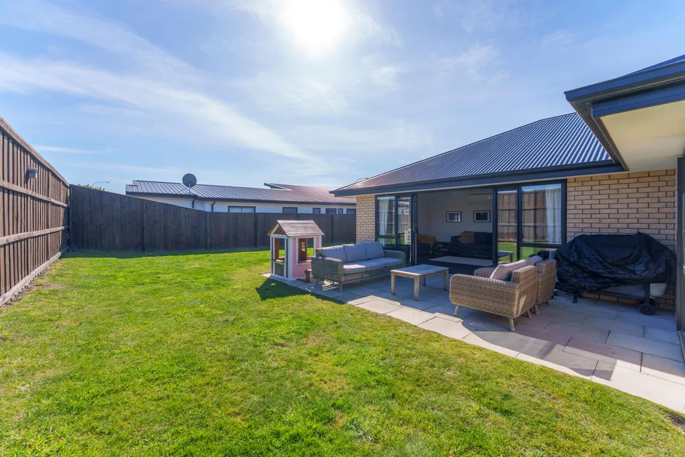 Photos of 31 Durells Crescent