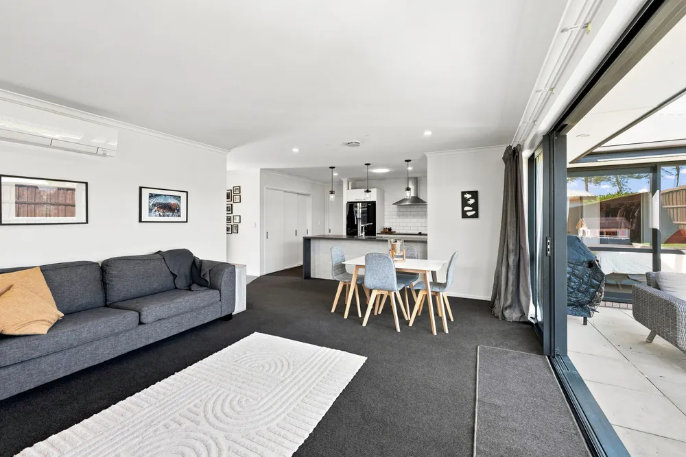Photos of 31 Durells Crescent