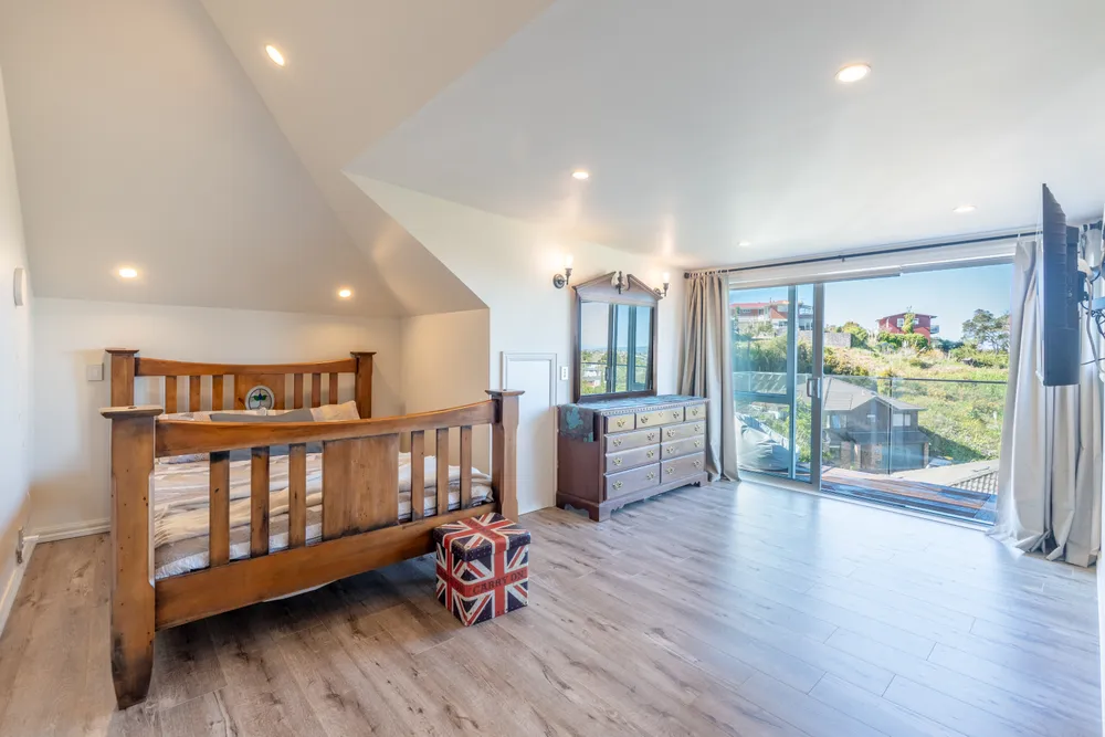 Photos of 8 Wisteria Way