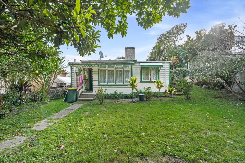 Photos of 35 Edenvale Crescent