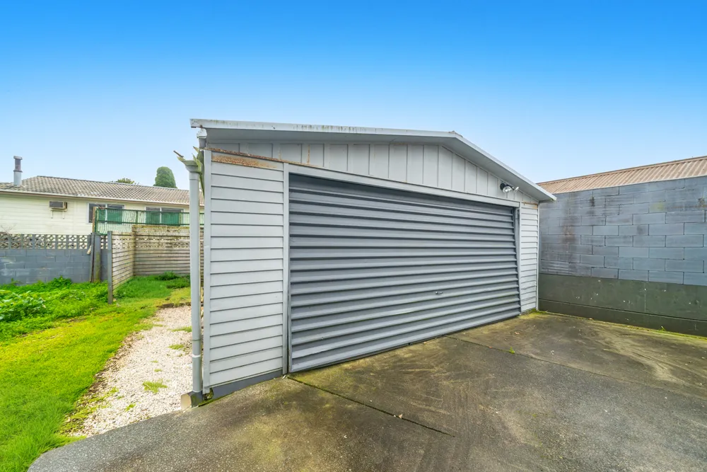 Photos of 17 Gibbons Road