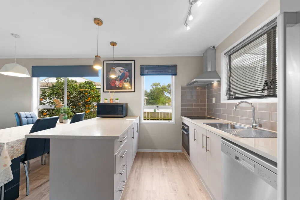 Photos of 17 Gibbons Road